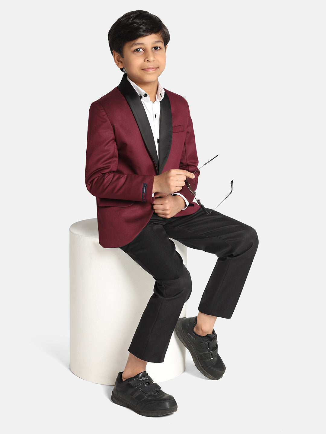 Boys Maroon Tuxedo Suit Set - Tahvo India
