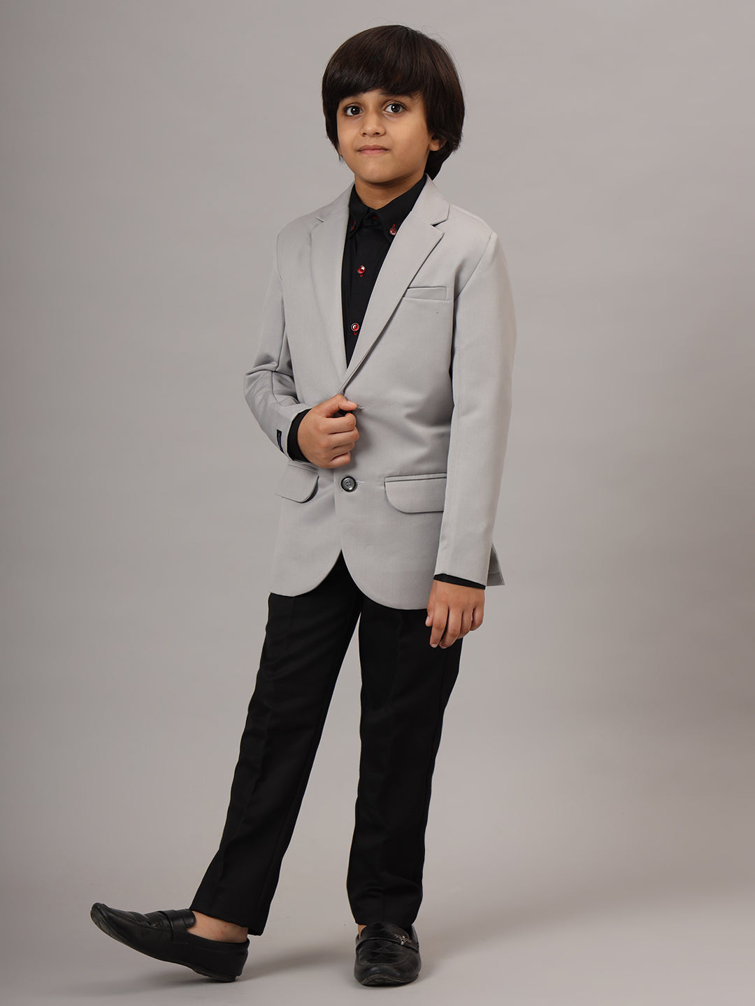 Boys Solid Light Grey Blazer - Tahvo India