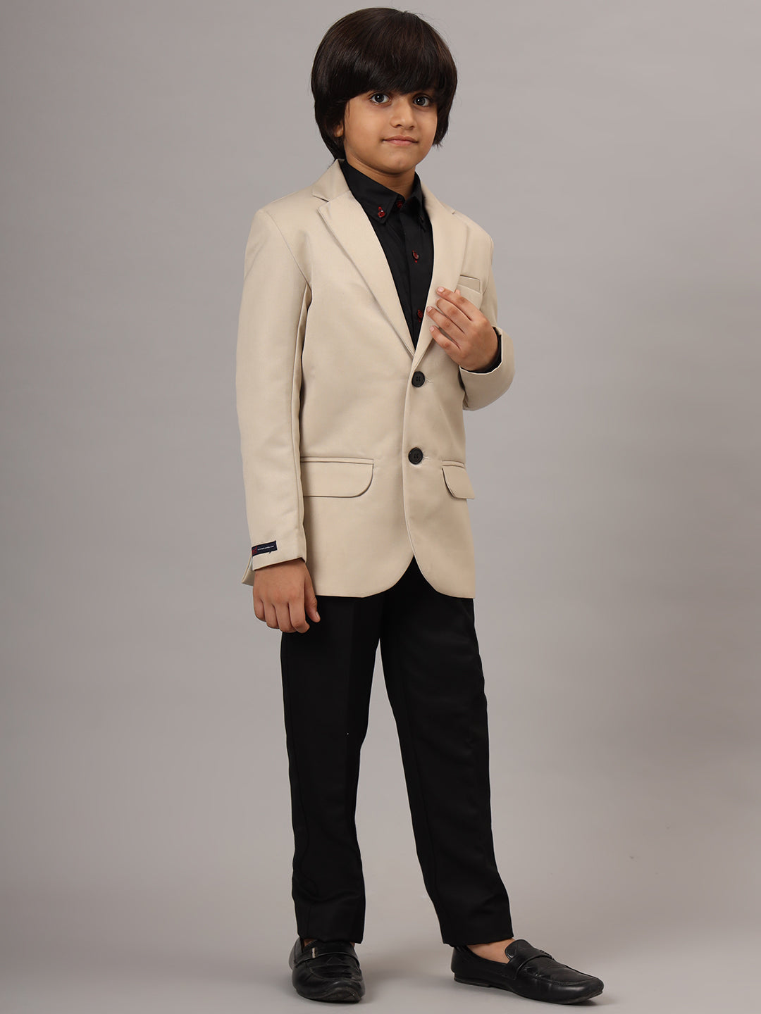 Boys Solid Beige Blazer - Tahvo India