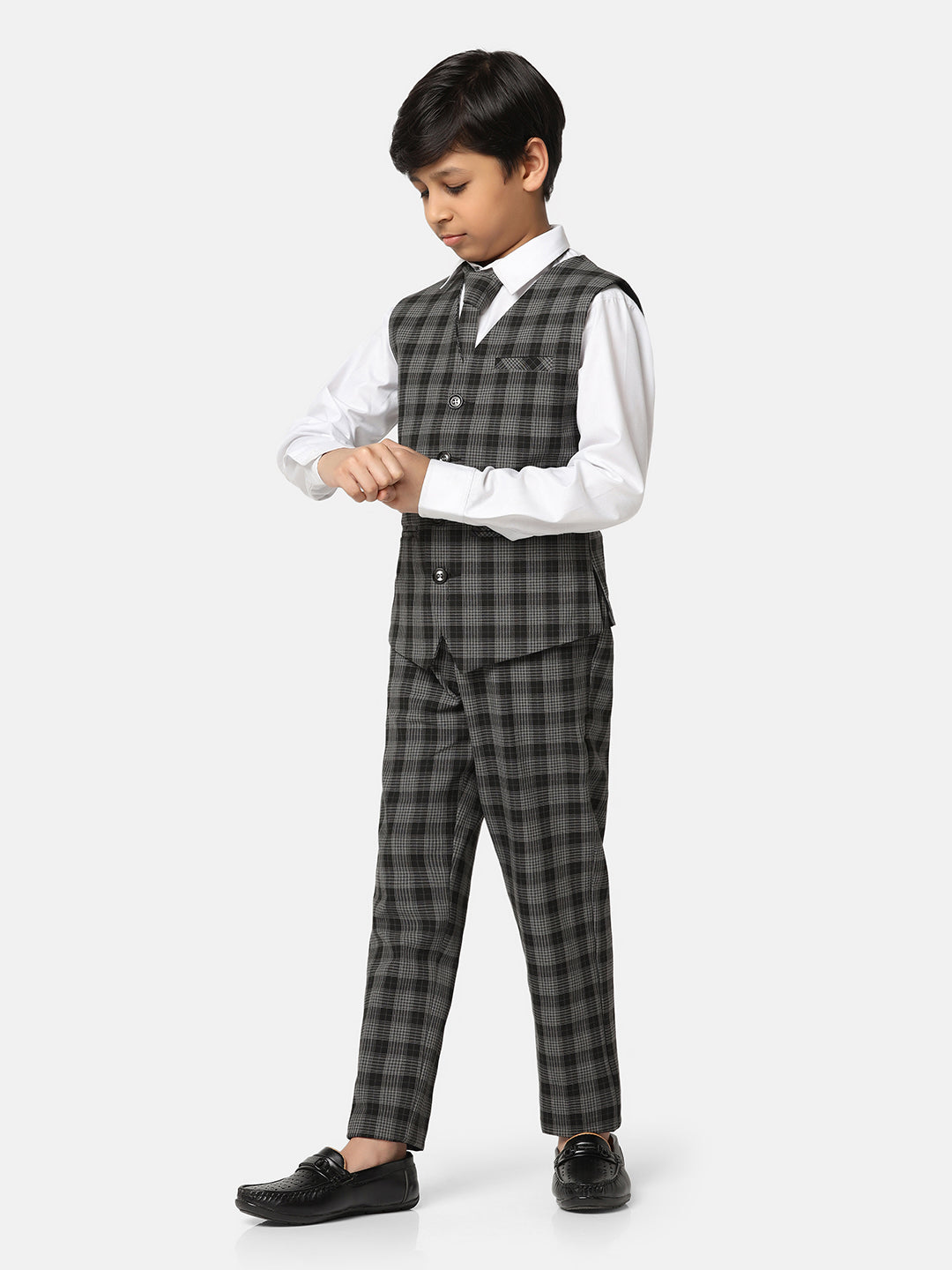 Boys Black 3 Piece Set With Tie - Tahvo India