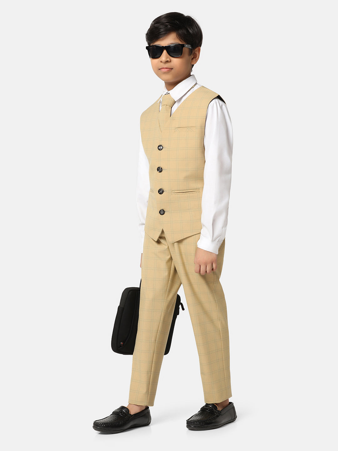 Boys Beige 3 Piece Set With Tie - Tahvo India