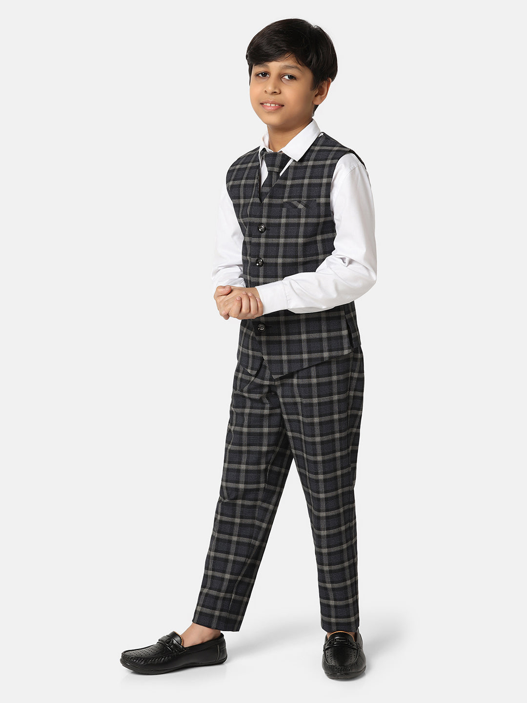 Tahvo Boys 3 Piece Set With Tie - Tahvo India