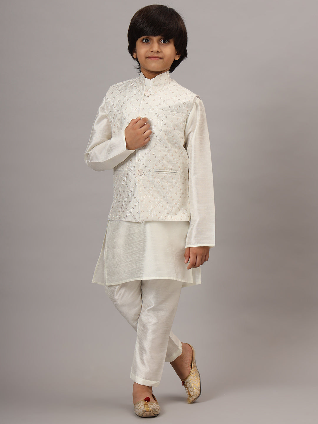 Boys Off White Kurta Set With Embroidered Nehru Jacket - Tahvo India