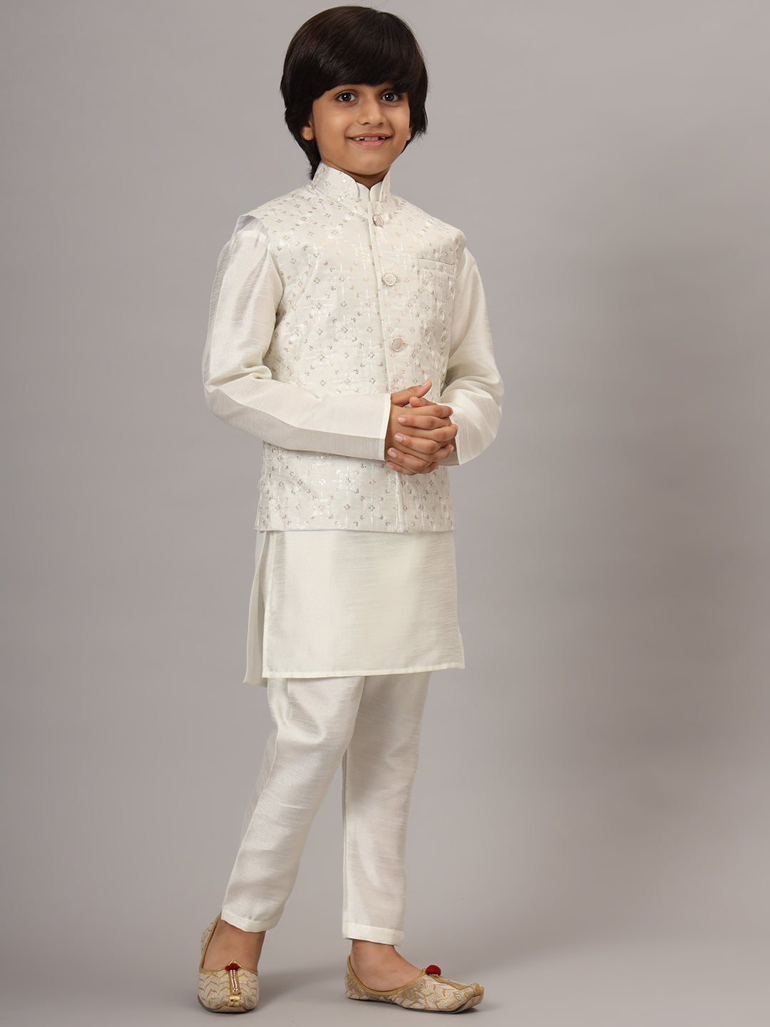 Boys Off White Kurta Set With Embroidered Nehru Jacket - Tahvo India