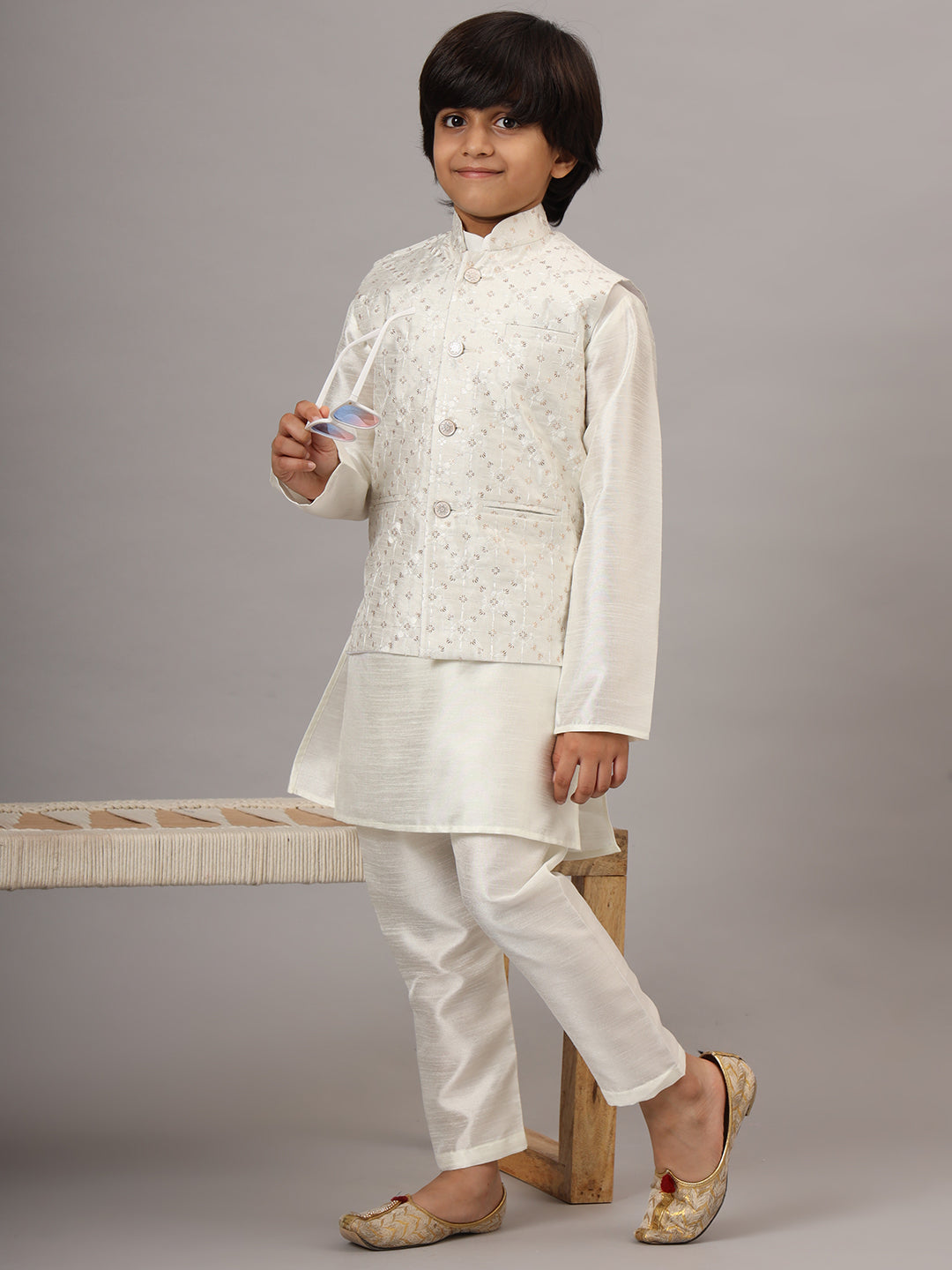 Boys Off White Kurta Set With Embroidered Nehru Jacket - Tahvo India