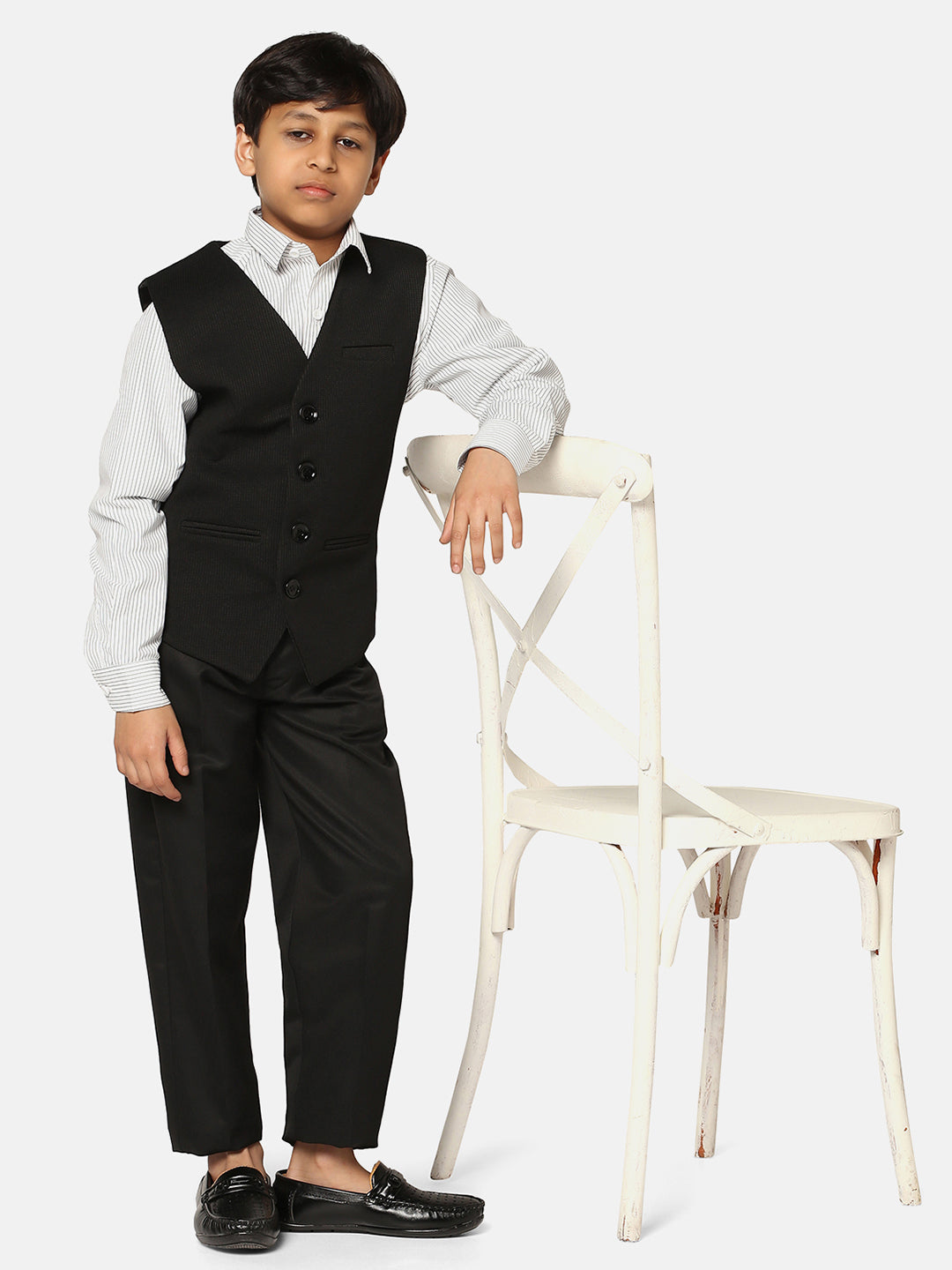 Boys Black Textured Waistcoat - Tahvo India