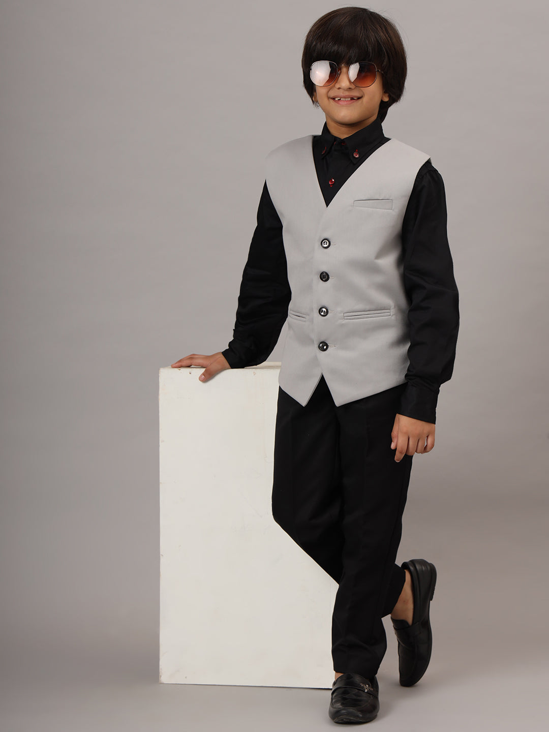 Boys Light Grey Waistcoat - Tahvo India